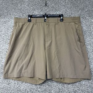 Fabletics Shorts Men's Size 44 Beige Tan Performance Stretch Lightweight Golf